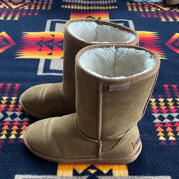 Minnetonka Shoes - Minnetonka Shearling Boots